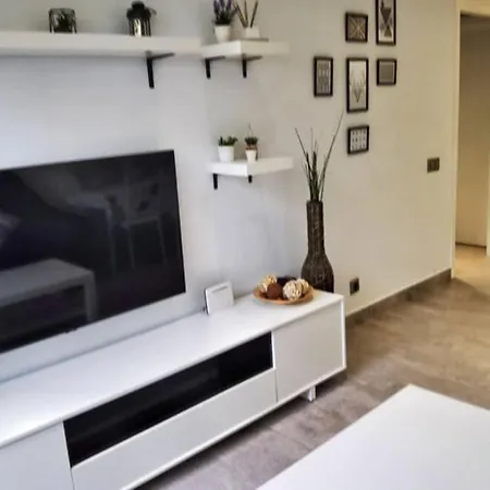Barbacoa + Vistas Al Mar + Playa + Piscina. Apartment Salou