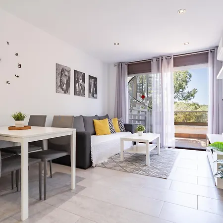 Barbacoa + Vistas Al Mar + Playa + Piscina. Apartment Salou
