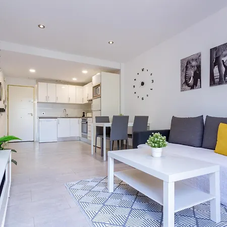 Barbacoa + Vistas Al Mar + Playa + Piscina. Apartment Salou