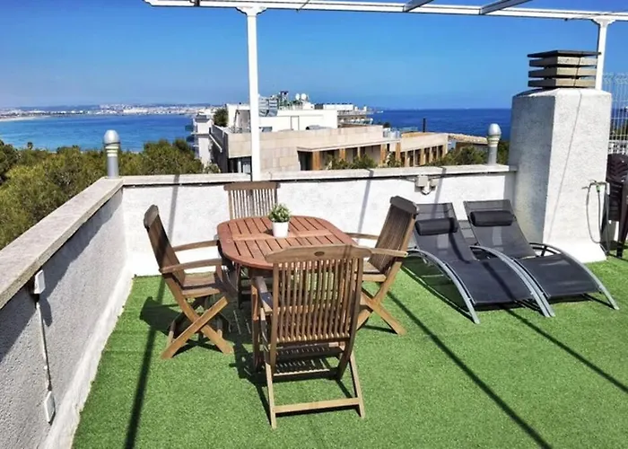 Barbacoa + Vistas Al Mar + Playa + Piscina. * سالو